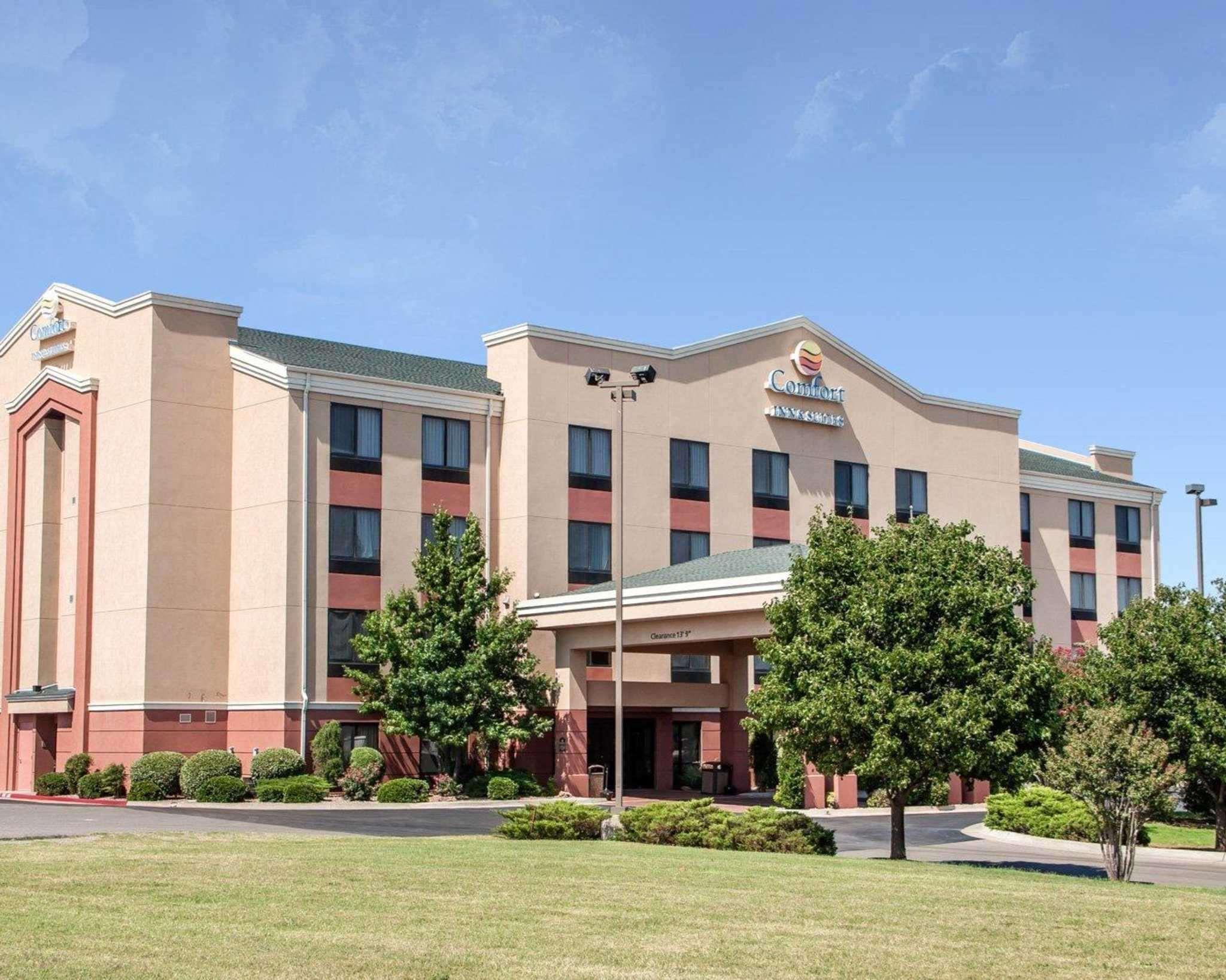 Holiday Inn Express & Suites Weatherford By Ihg Exterior photo