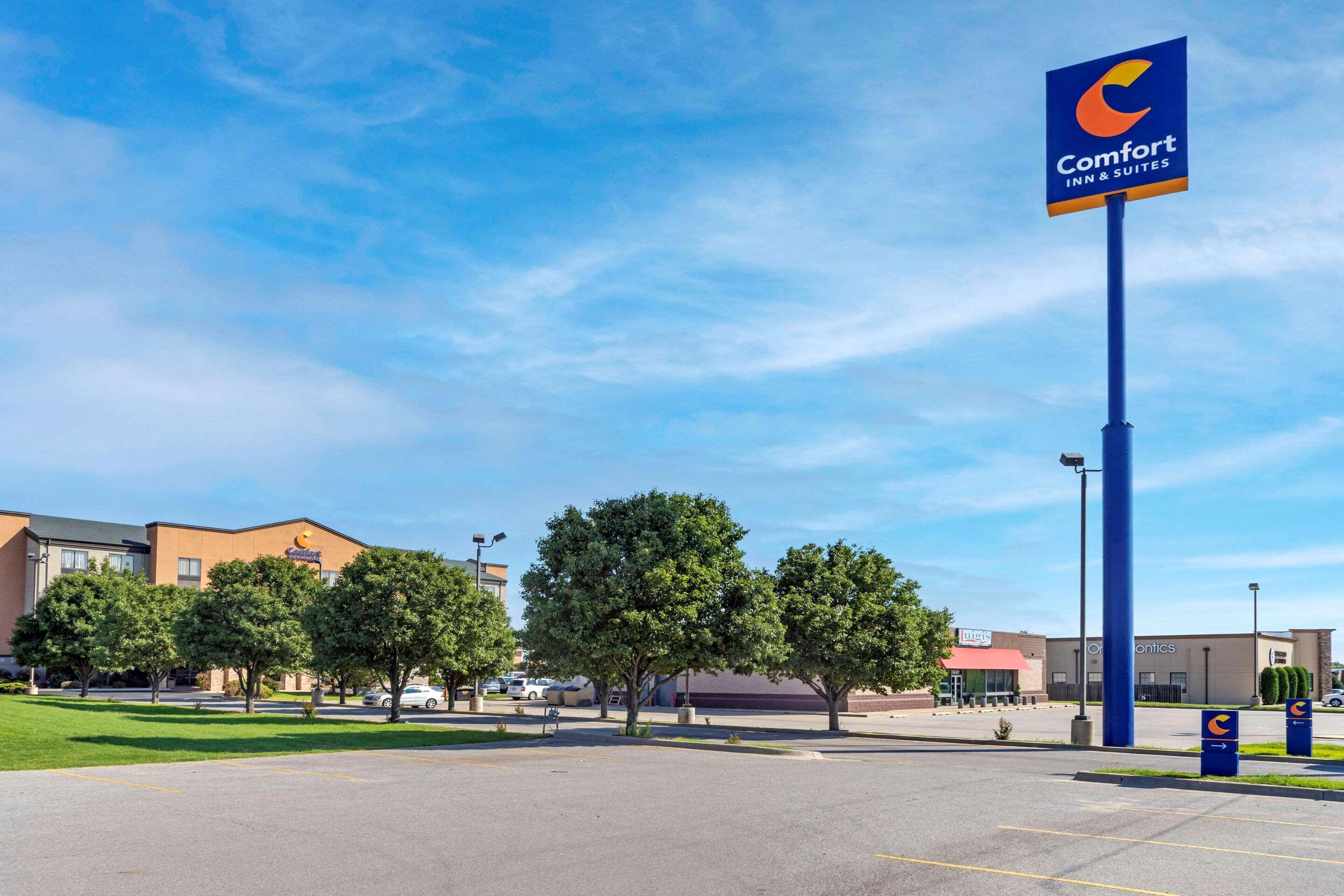 Holiday Inn Express & Suites Weatherford By Ihg Exterior photo